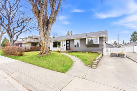 Photo of 1412 89 Avenue SW, Calgary, AB T2V 0W8 (MLS # A2301481)