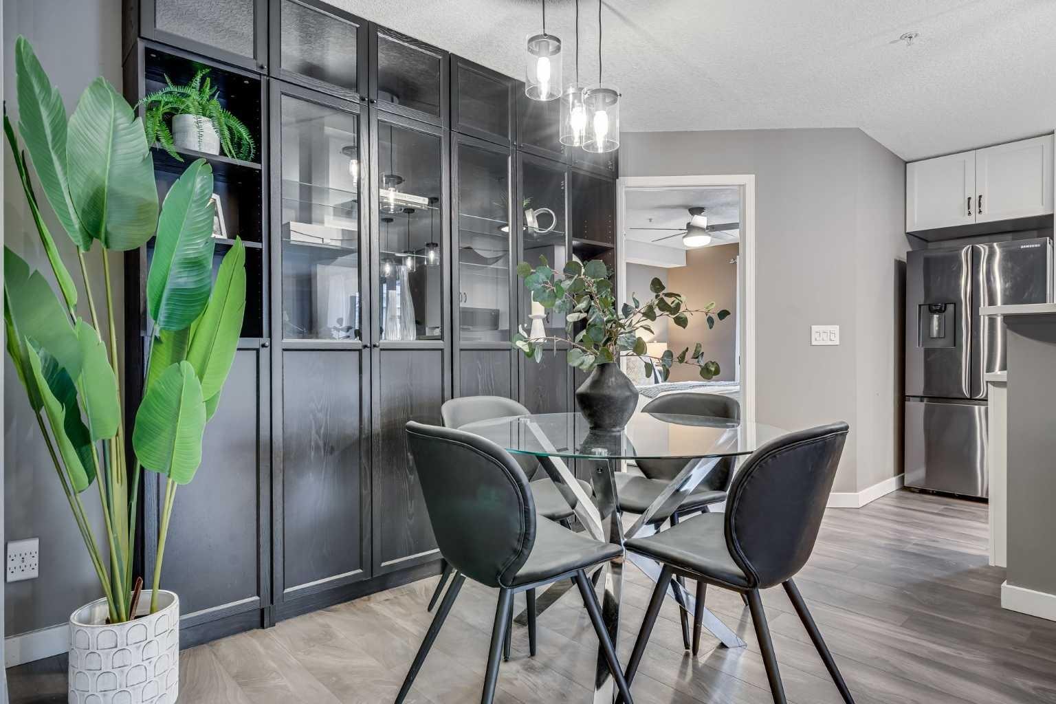 304 Mackenzie Way SW 8128