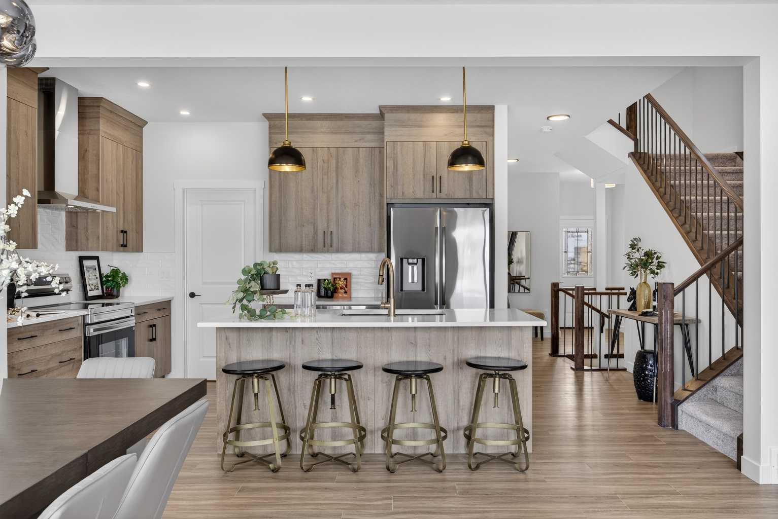 1086 Bayview Crescent SW