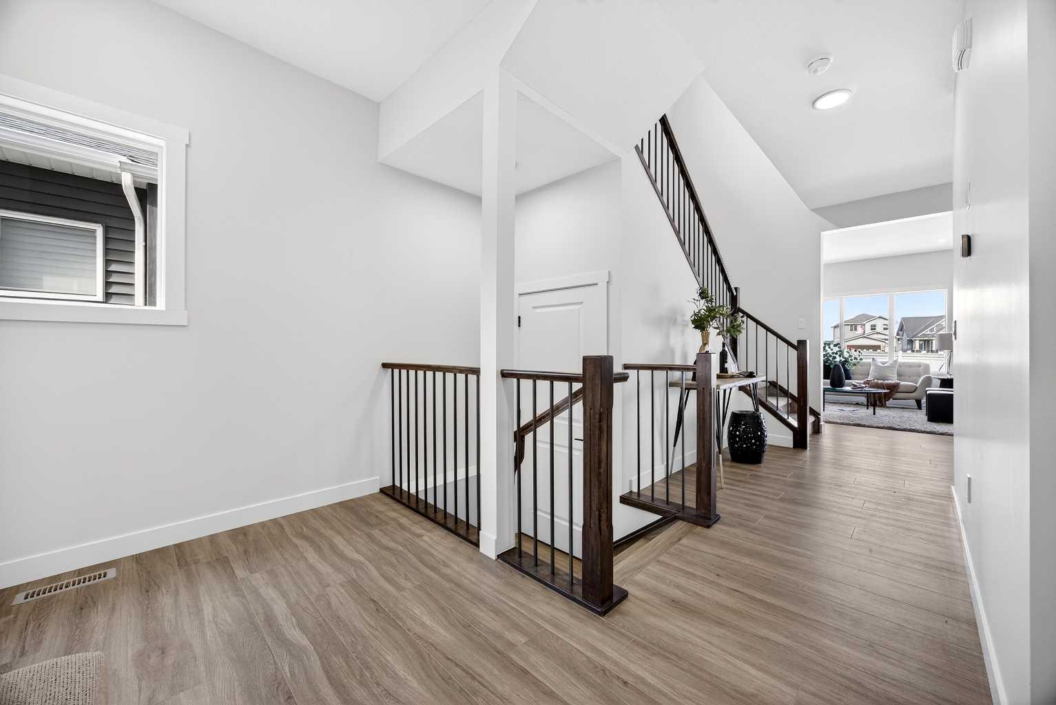 1086 Bayview Crescent SW