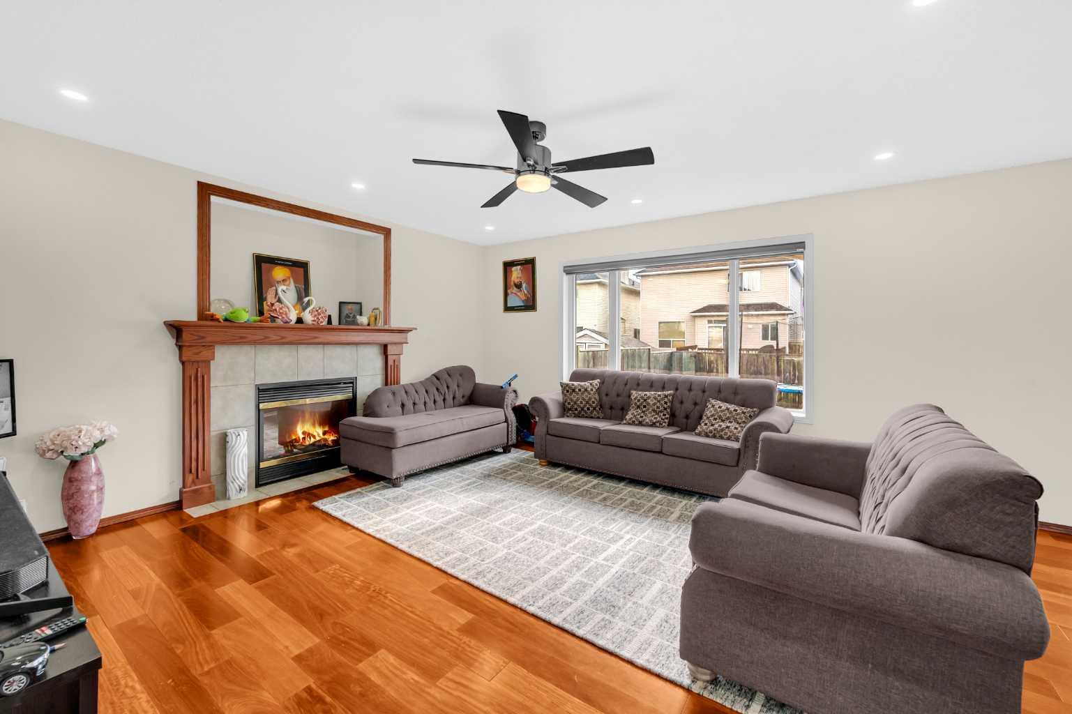 51 Coral Reef Close NE