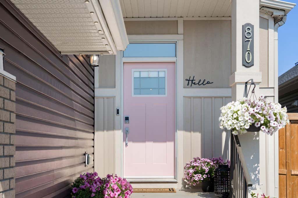 Photo of 870 Bayview Cove SW, Airdrie, AB T4B 5G4 (MLS # A2338800)