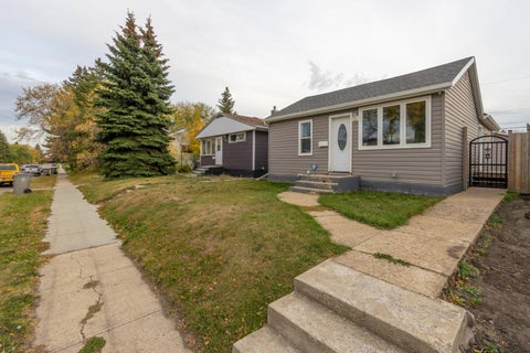 Photo of 4717 49 Street, Lloydminster, SK S9V 0L7 (MLS # A2323116)