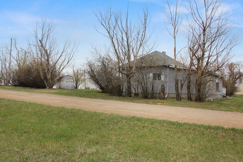 Photo of 117 Main Street, Kirriemuir, AB T0C 1R0 (MLS # A2312064)