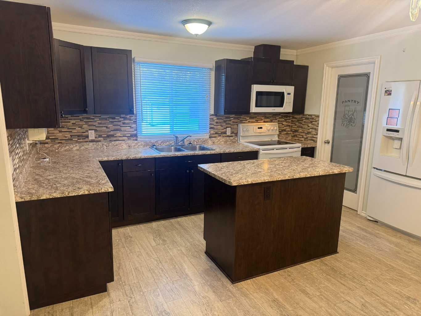 834077 Range Road 233