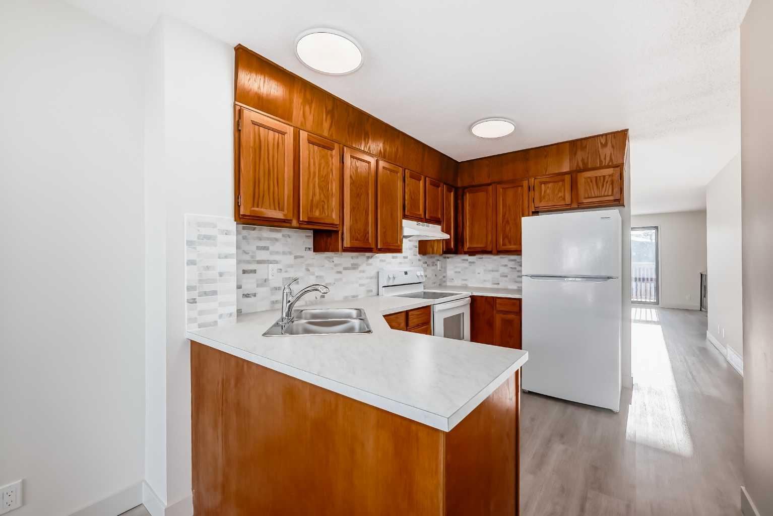 173 Castlebrook Way NE