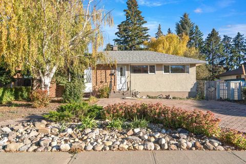 Photo of 5316 Thorncliffe Drive NW, Calgary, AB T2K 2Z3 (MLS # A2264598) Photo of 5316 Thorncliffe Drive NW, Calgary, AB T2K 2Z3 (MLS # A2264598)