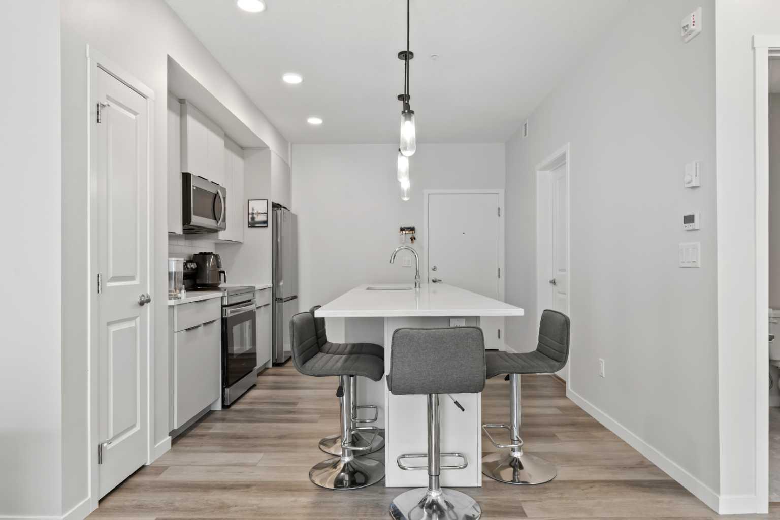 220 Seton Grove SE 1104