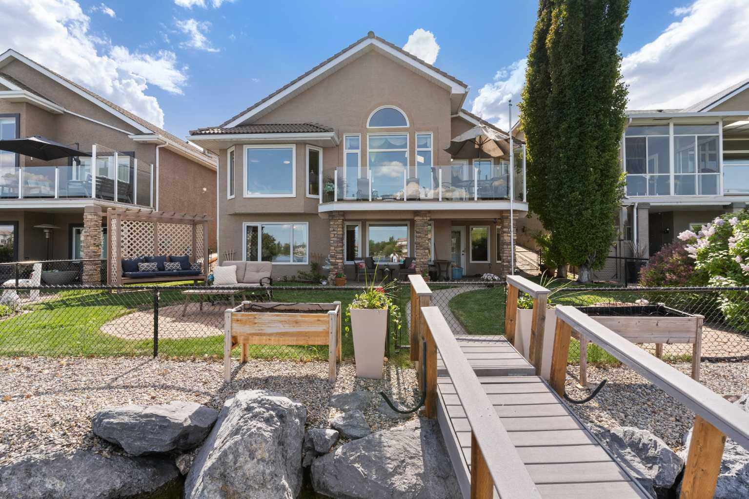 131 Mckenzie Lake View SE