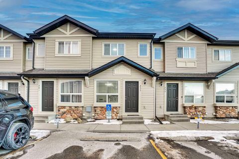 257 Saddlebrook Point NE Calgary AB T3J 0G4