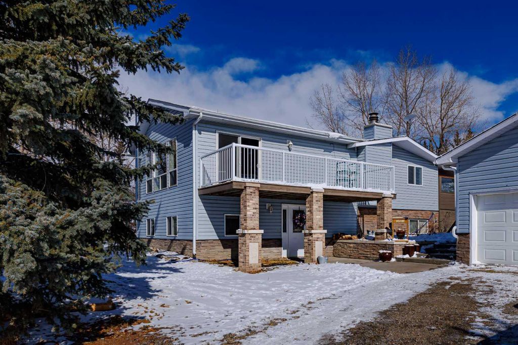 Photo of 263042 Range Road 43, Rural Rocky View County, AB T4C 2B1 (MLS # A2292562)