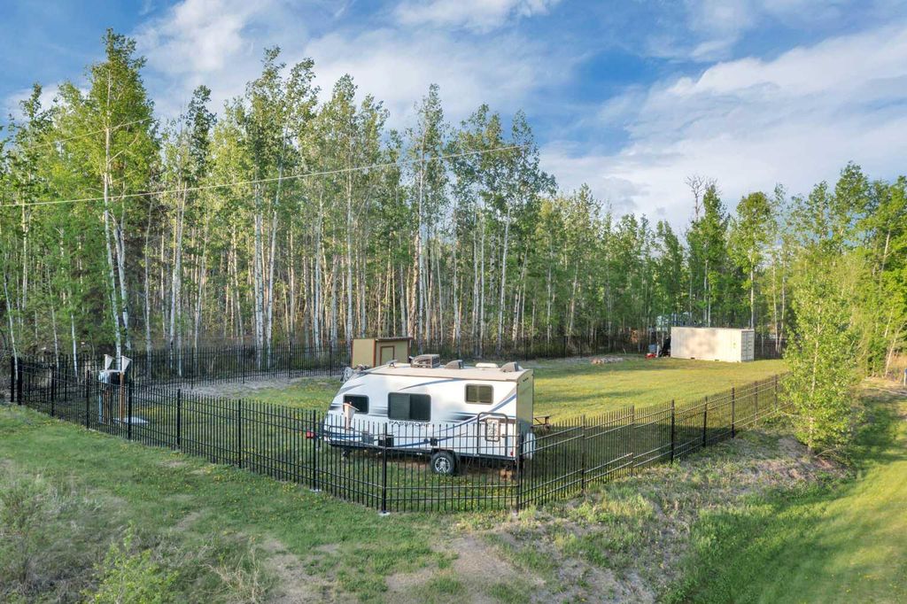 Photo of 36 Village West Estates, Rural Wetaskiwin No. 10, County of, AB T0C 1Z0 (MLS # A2317076)