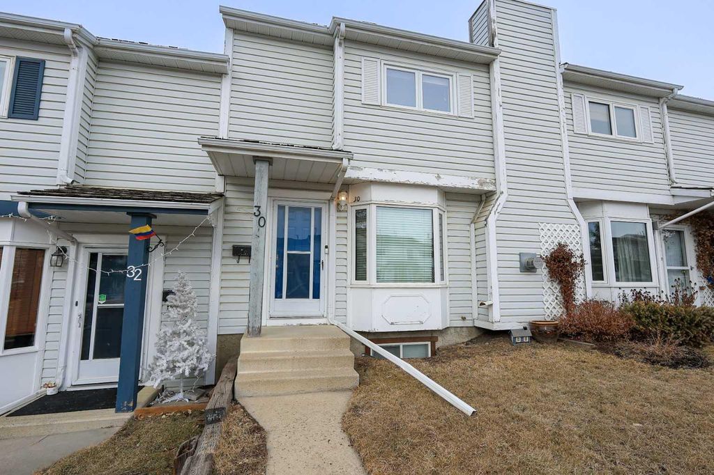 Photo of 30 Ellenwood Drive, Red Deer, AB T4R 2E3 (MLS # A2287004)