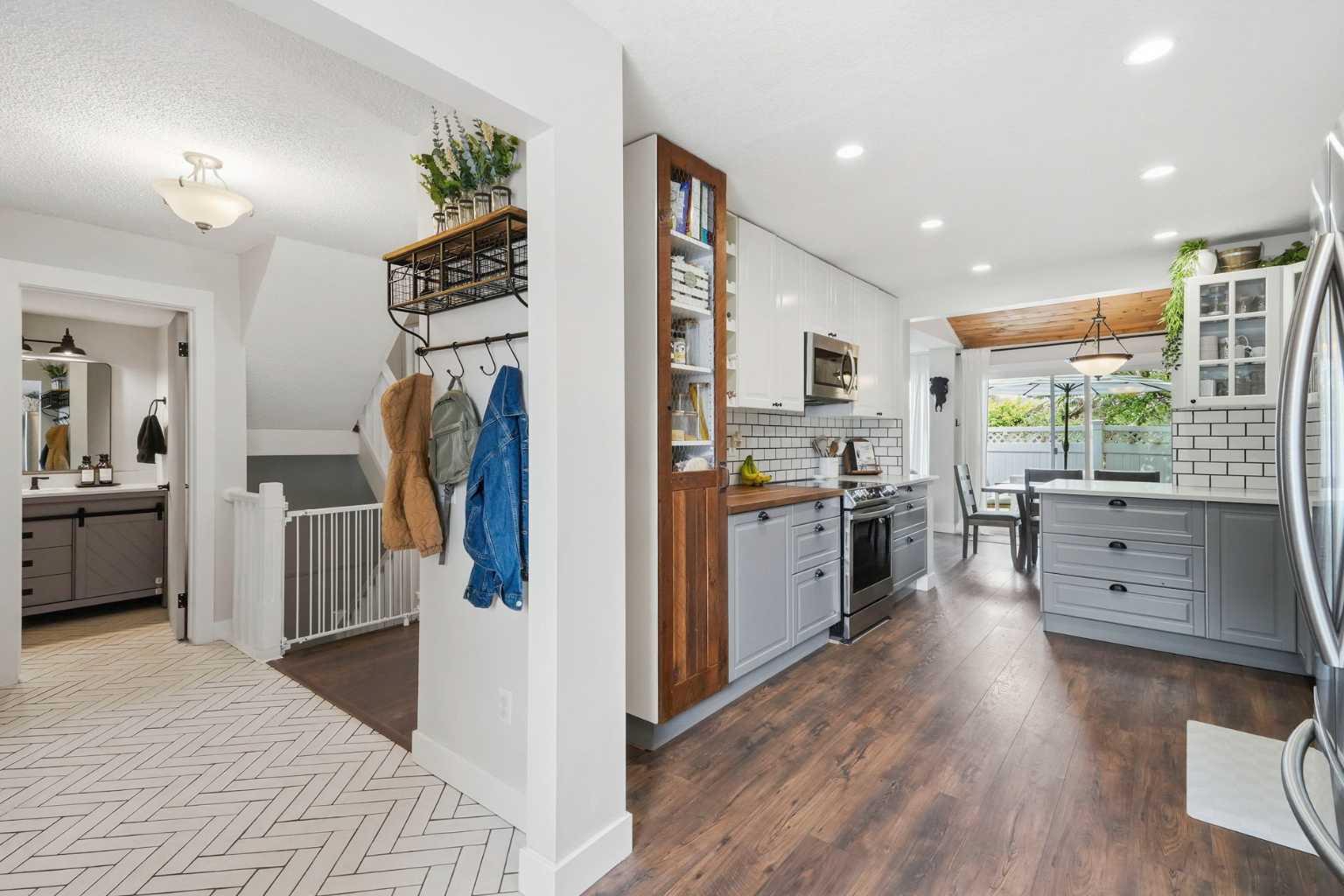 228 Theodore Place NW 25