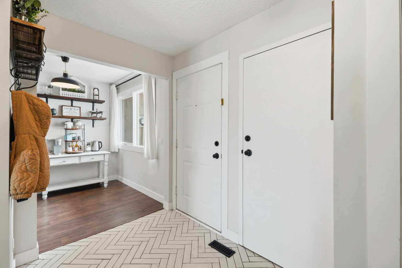 228 Theodore Place NW 25