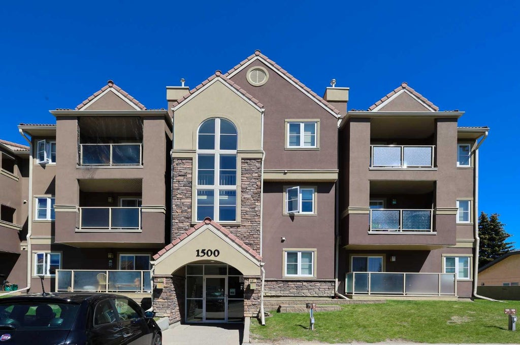 Photo of 1532 Edenwold Heights NW #., Calgary, AB T3A 3V2 (MLS # A2349957)
