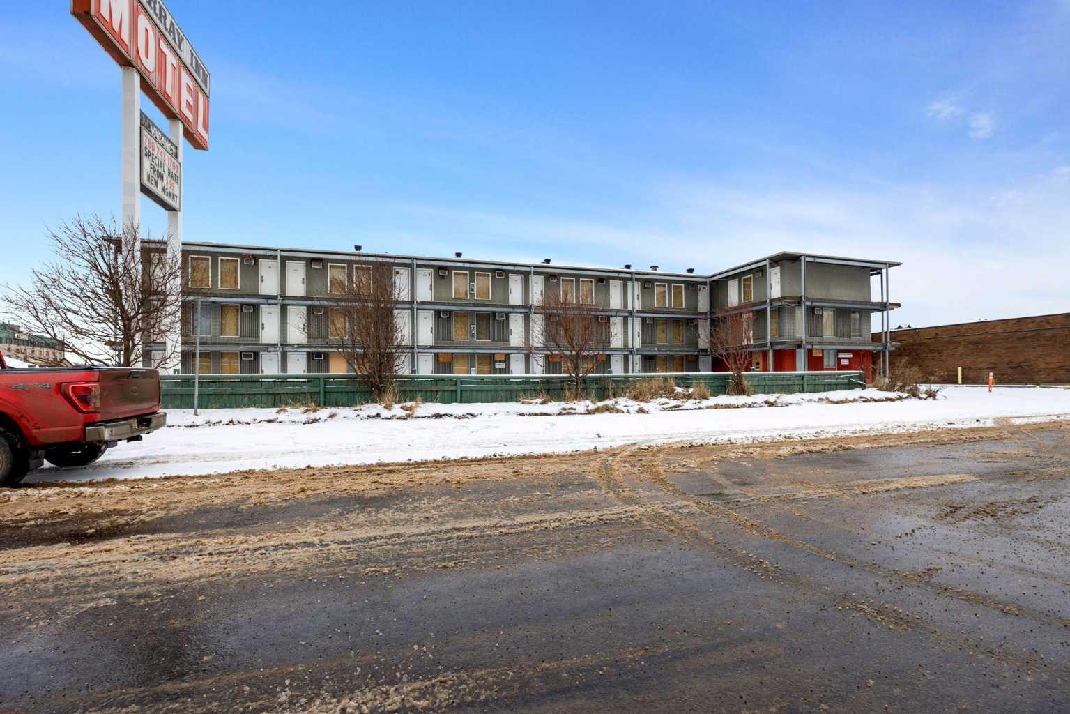 9906 Saunderson Avenue