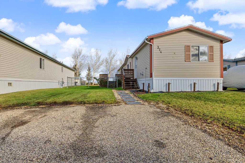 Photo of 374 Scott Lane, Rural Grande Prairie No. 1, County of, AB T8W 5K5 (MLS # A2352572)