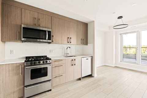 110 18A Street NW 355 Calgary AB T2N 5G5