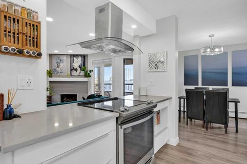 526 5 Street NE 302 Calgary AB T2E 3W6