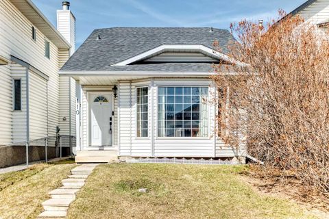 Photo of 110 Erin Meadow Close SE, Calgary, AB T2B 3E5 (MLS # A2300736)