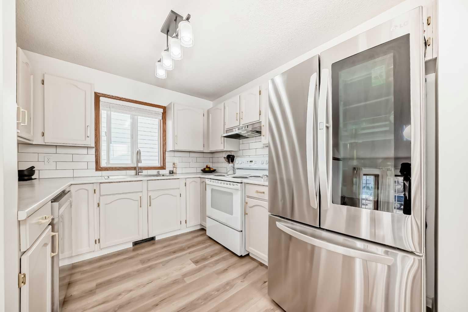 110 Erin Meadow Close SE