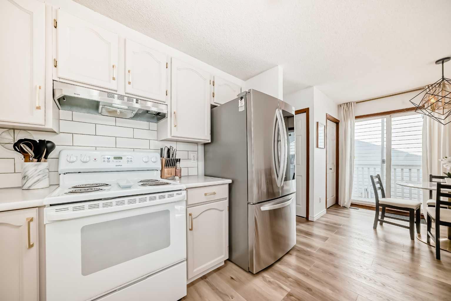 110 Erin Meadow Close SE