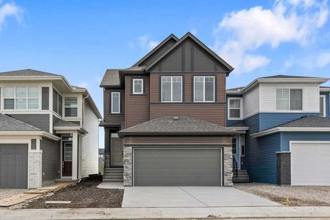 Photo of 138 Corner Glen Square NE, Calgary, AB T3N 2S2 (MLS # A2321292)