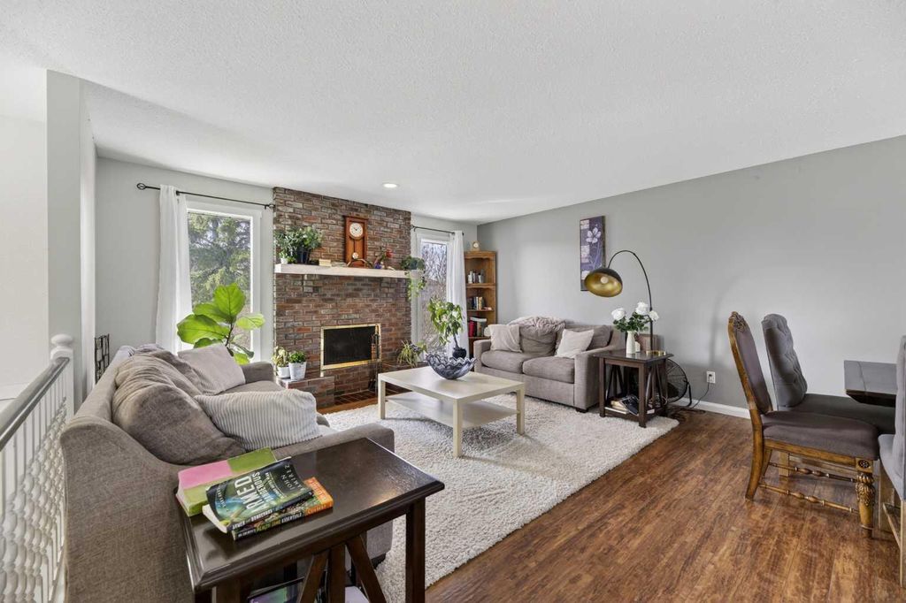 Photo of 5218 Silverpark Close, Olds, AB T4H 1B3 (MLS # A2309164)