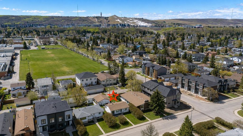 Photo of 7939 47 Avenue NW, Calgary, AB T3B 1Z3 (MLS # A2310380)