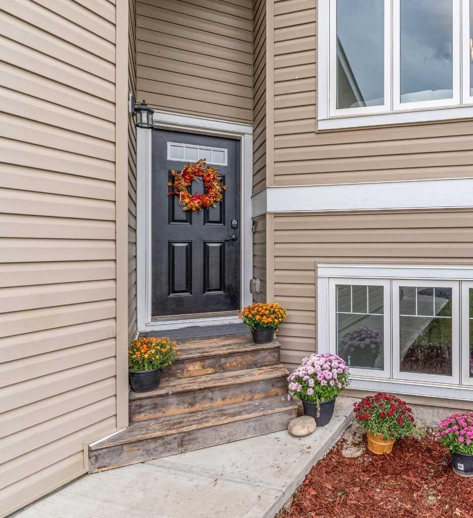 Photo of 91 Valarosa Drive, Didsbury, AB T0M 0W0 (MLS # A2348331)