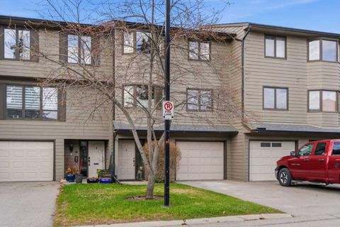 Photo of 23 Glamis Drive SW #6, Calgary, AB T3E 6S3 (MLS # A2293921)