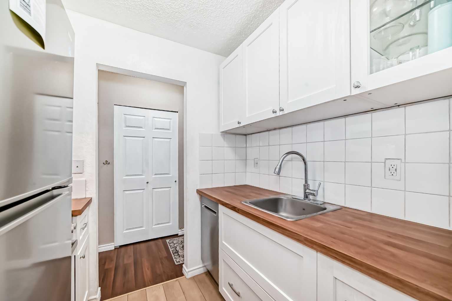 1113 37 Street SW 203