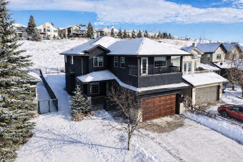 187 Gleneagles View Cochrane AB T4C 1W2