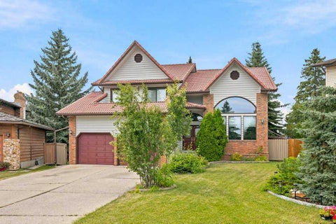 Photo of 119 Strathbury Bay SW, Calgary, AB T3H 1N3 (MLS # A2336449)