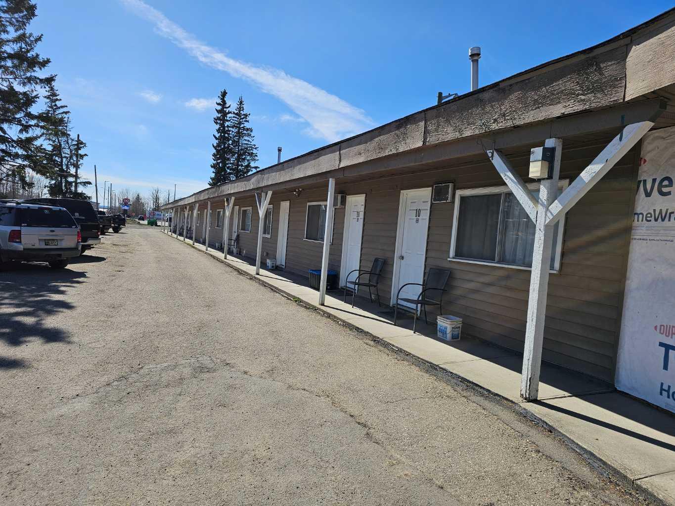 506 Main Avenue W