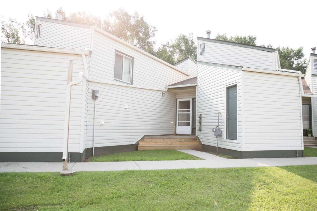 Photo of 8205 98 Street #5, Peace River, AB T8S 1A2 (MLS # A2351468)