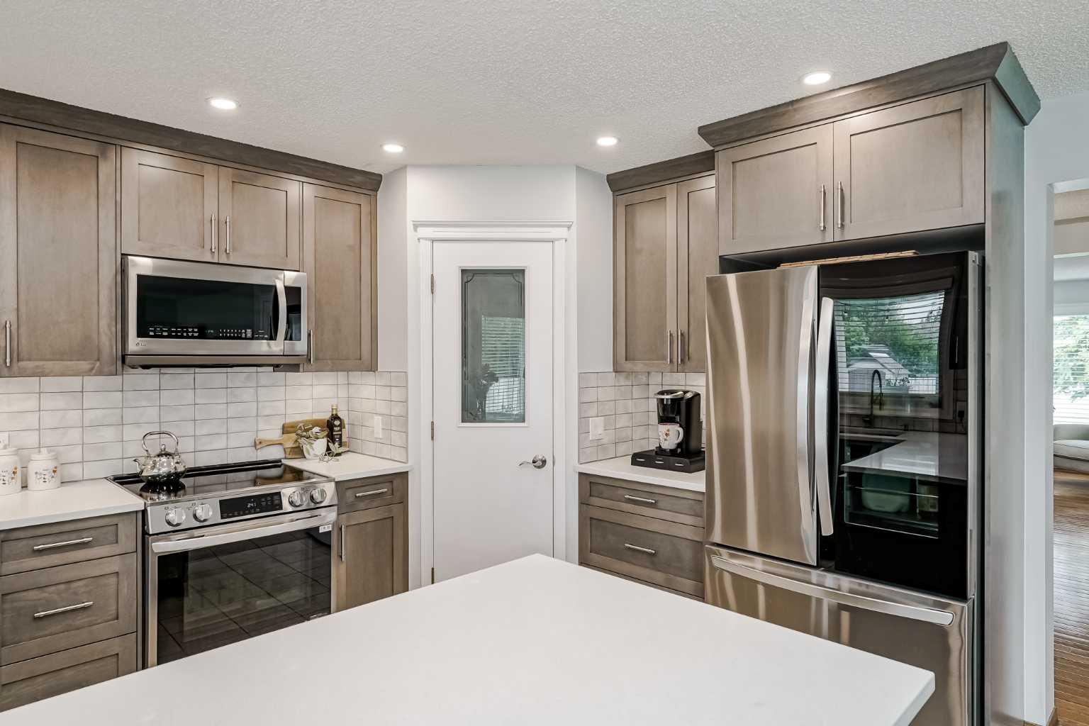 157 Hawkstone Drive NW