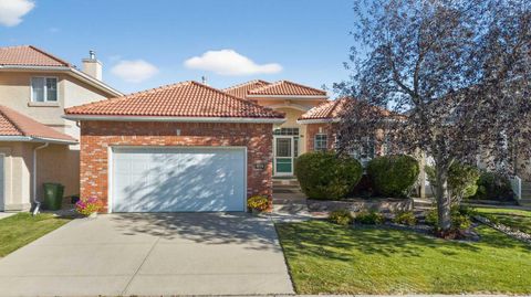 Photo of 108 Hamptons Heights NW, Calgary, AB T3A 5S1 (MLS # A2263257) Photo of 108 Hamptons Heights NW, Calgary, AB T3A 5S1 (MLS # A2263257)