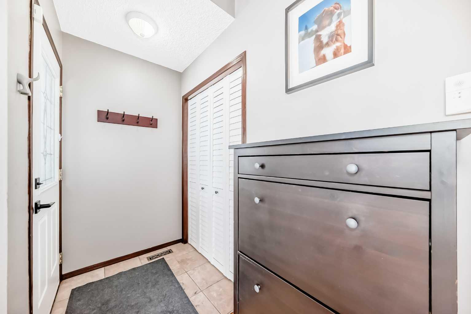 219 Sandstone Drive NW