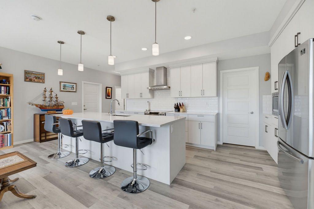 300 Harvest Hills Place NE 204