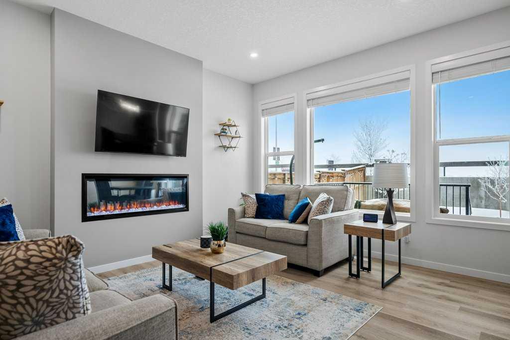 102 Creekside Way SW