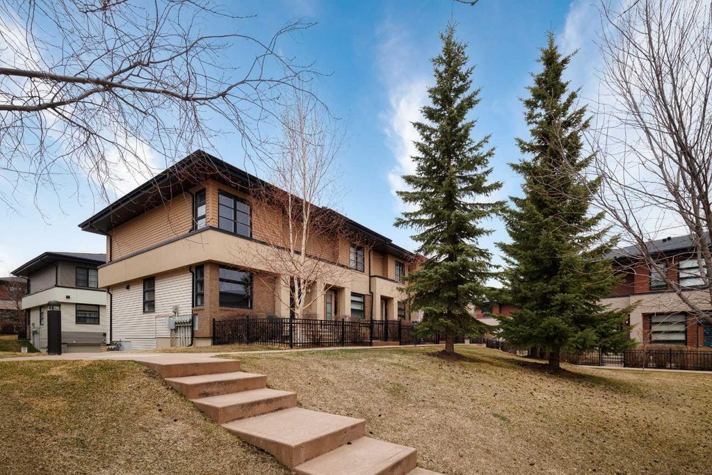 Photo of 206 Aspen Hills Villas SW, Calgary, AB T3H 0H8 (MLS # A2314817)