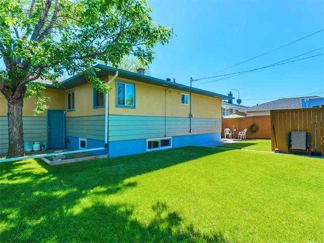 5623 Centre Street NW