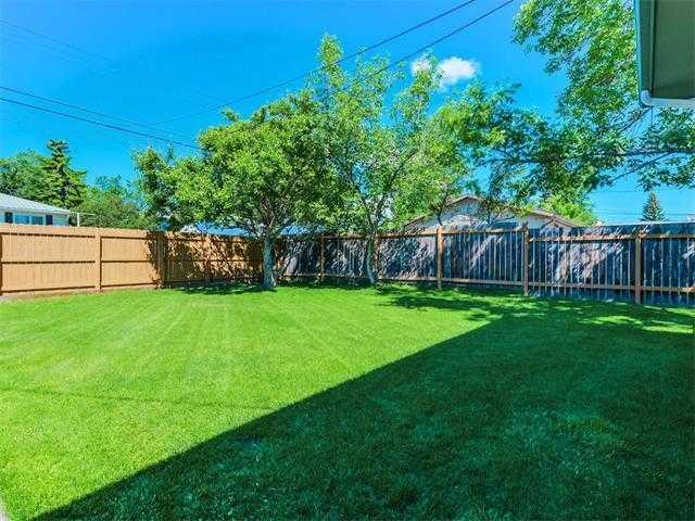 5623 Centre Street NW