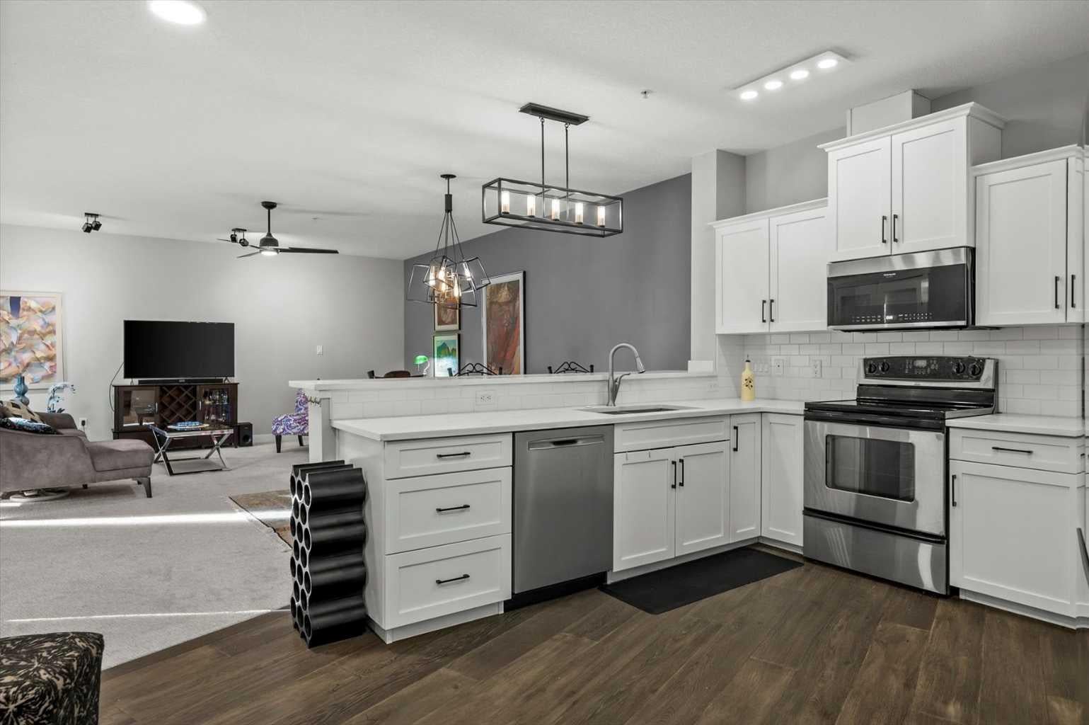 20 Discovery Ridge Close SW 424