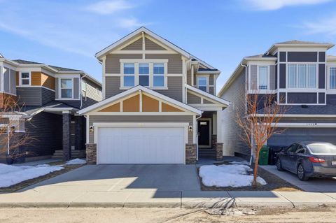 1456 Livingston Way NE Calgary AB T3P 0Z4