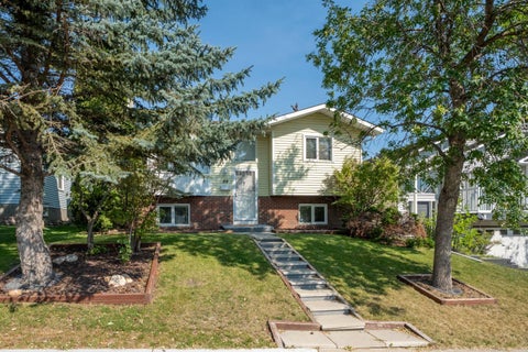 Photo of 59 Macewan Park Road NW, Calgary, AB T3K 3G1 (MLS # A2340339)