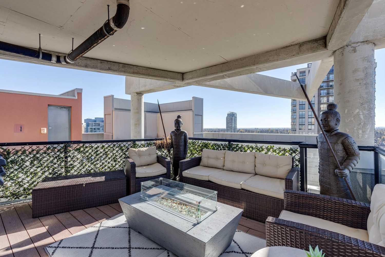 1053 10 Street SW 2211