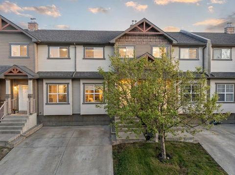 Photo of 235 Ranch Ridge Meadow, Strathmore, AB T1P 0A9 (MLS # A2322838)